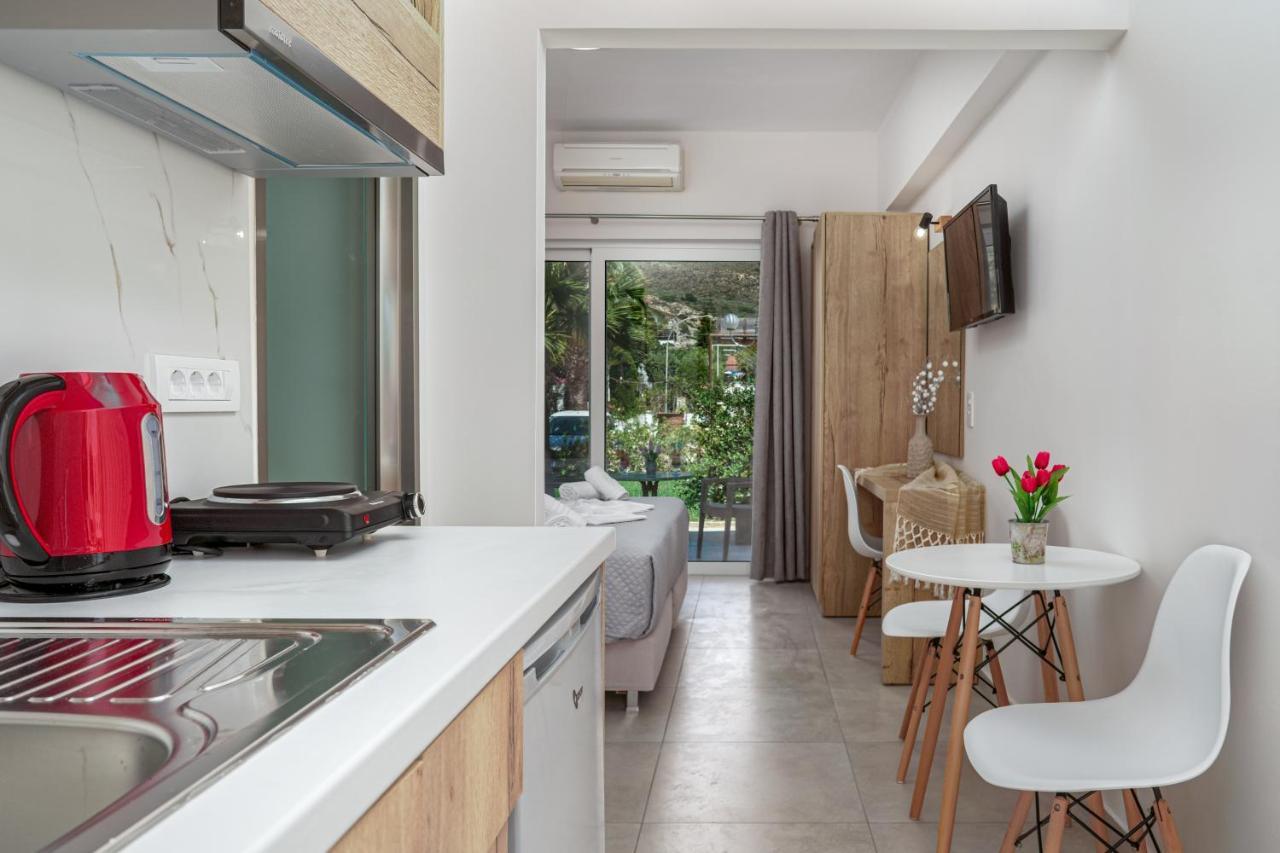 Antonis Apartments Kalamaki  Bagian luar foto