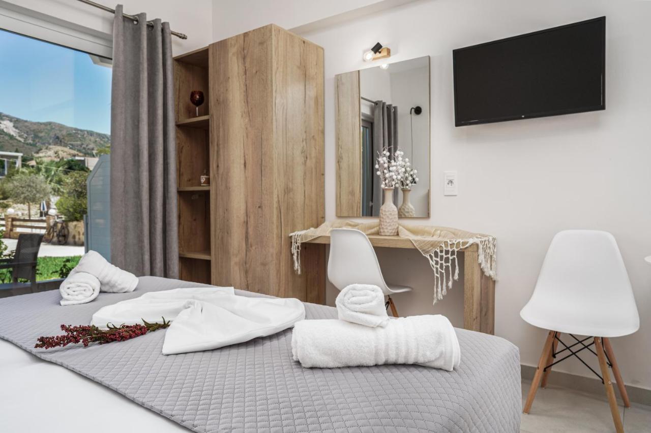 Antonis Apartments Kalamaki  Bagian luar foto