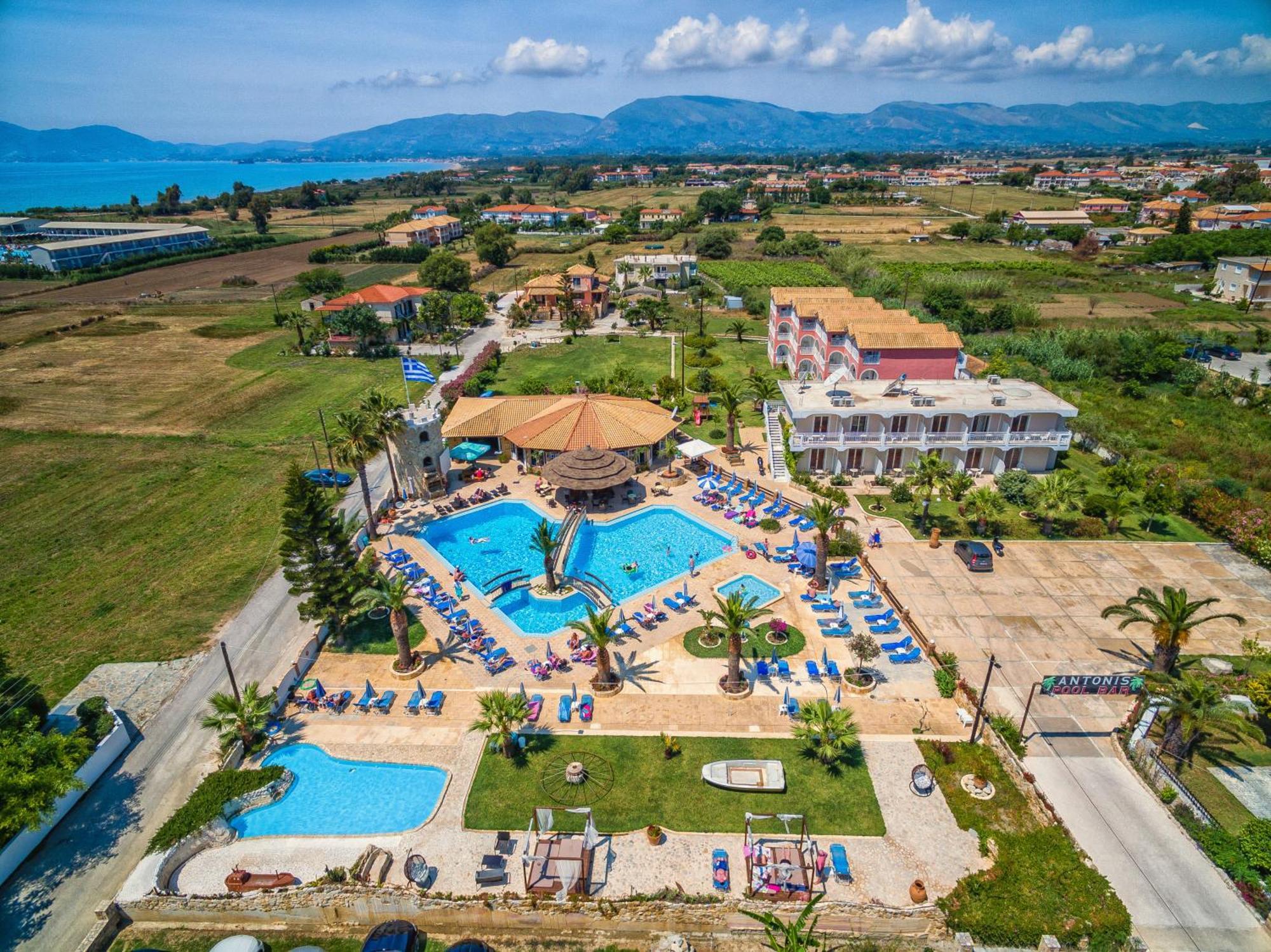 Antonis Apartments Kalamaki  Bagian luar foto