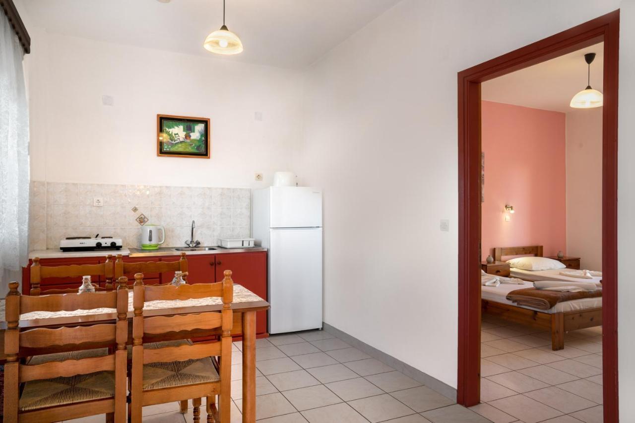 Antonis Apartments Kalamaki  Bagian luar foto